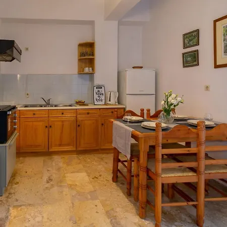 Hermes Apartments & Studios Apartment